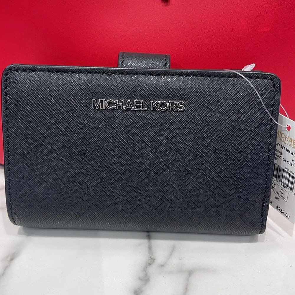 Michael Medium Crossgrain Leather Bifold Wallet Black  NWT